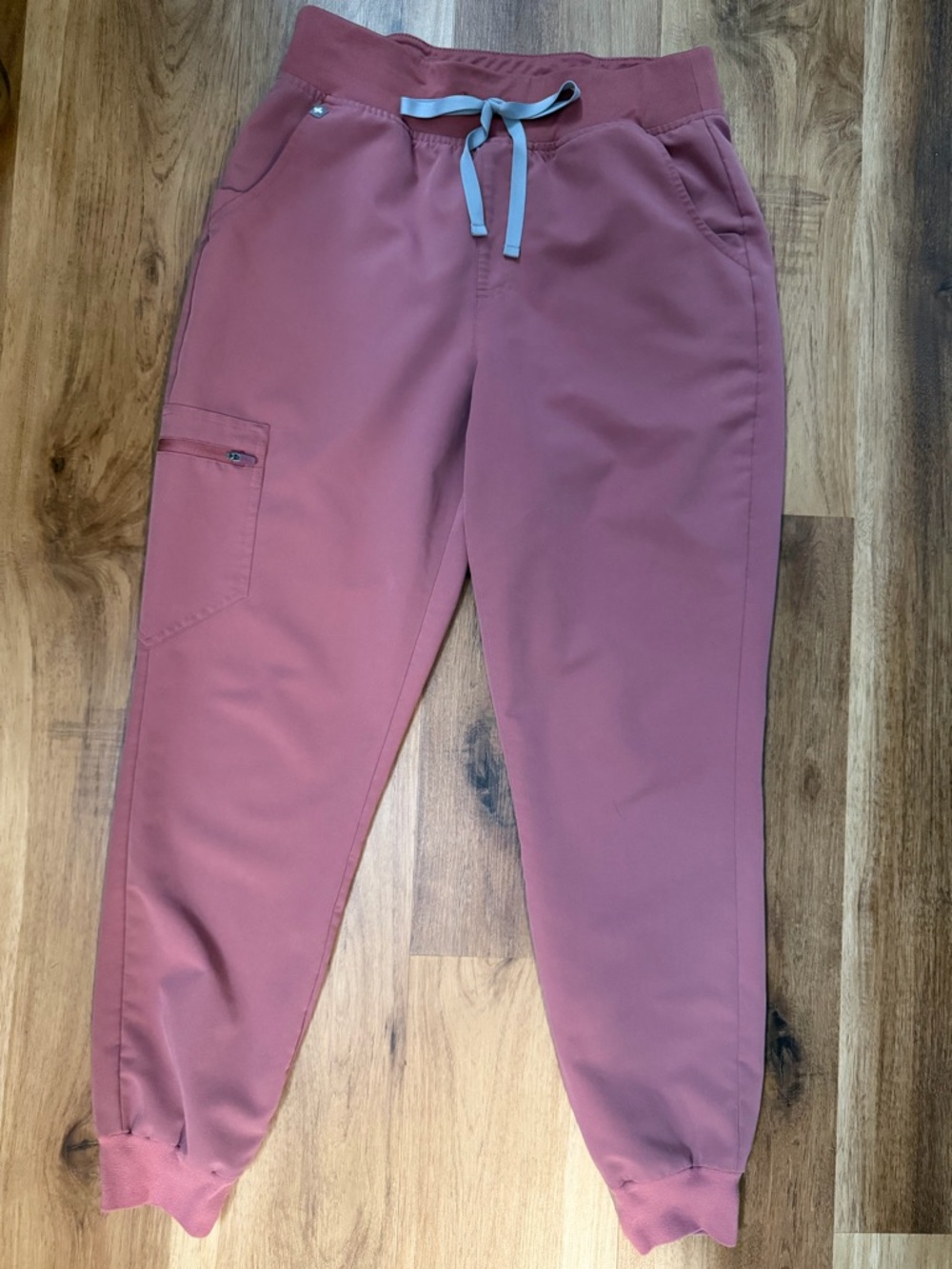 Figs Women's Mauve Pink Jogger Scrub Pants